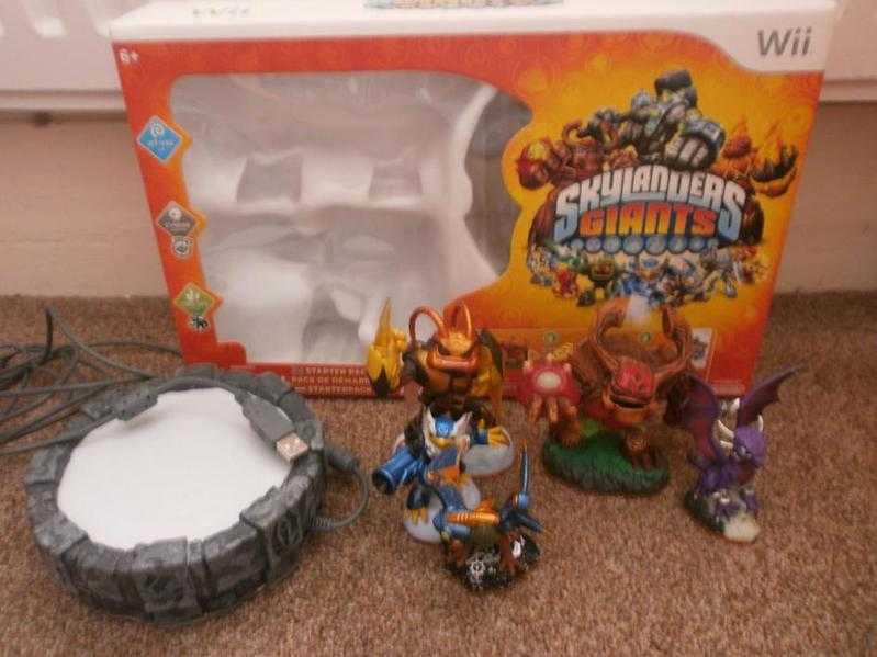 Skylanders giants starter pack in box with extra 2 figures