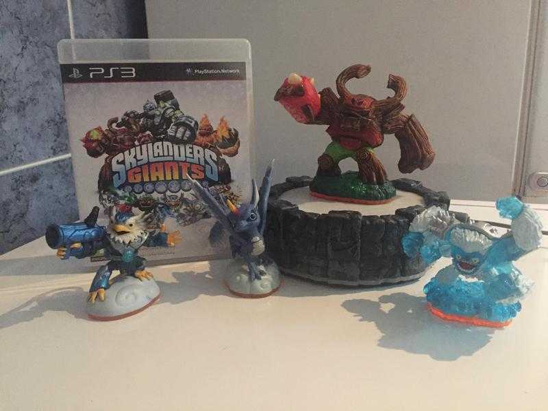 Skylanders PS3 game x4 characters, activation stand with usb bargain and nearly new