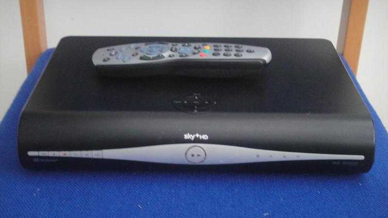 SKYPLUS HD WITH REMOTE.