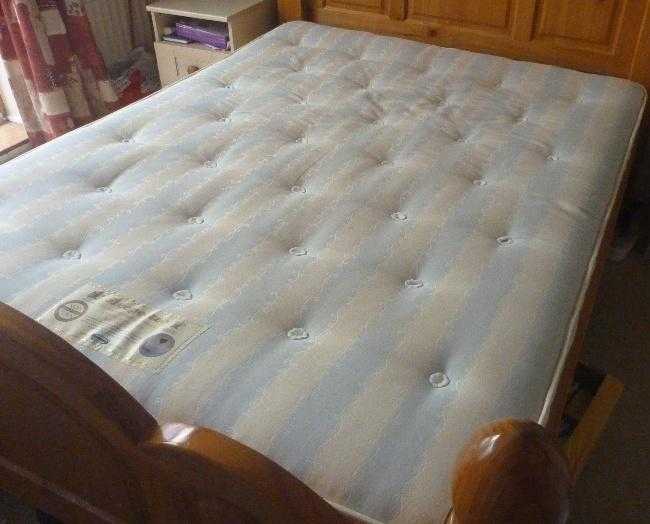 Sleepeezee Pocket Springs Mattress .. King Size