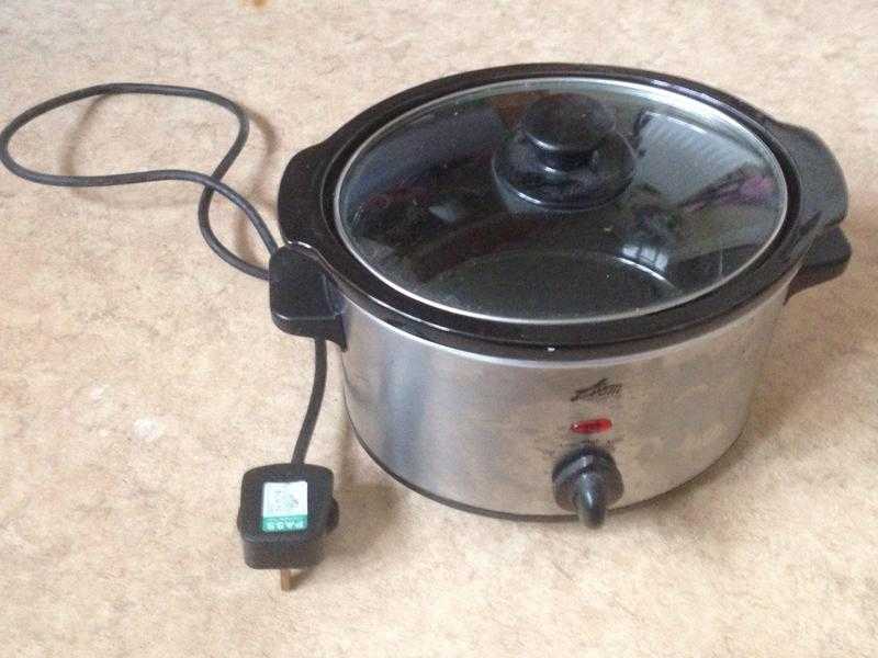 Slow cooker