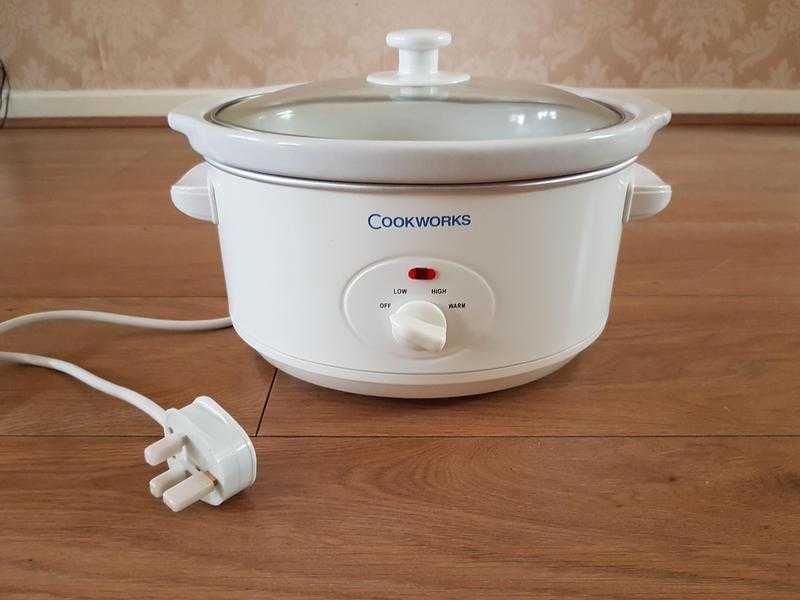 slow cooker nearly new(can deliver)