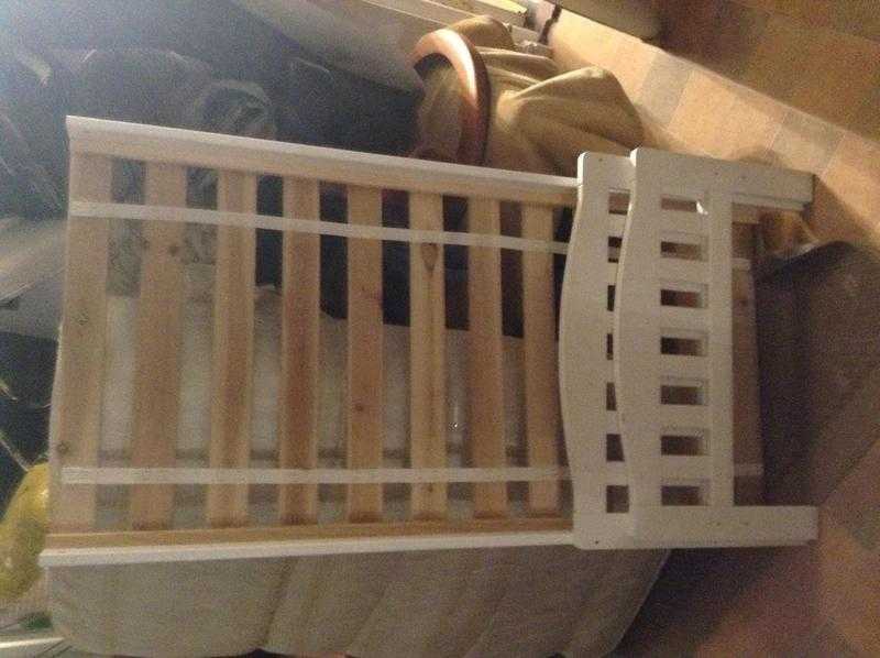 Small childrens bed white