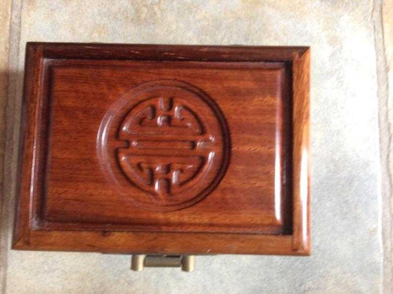 SMALL CHINESE WOODEN JEWELLERY BOX