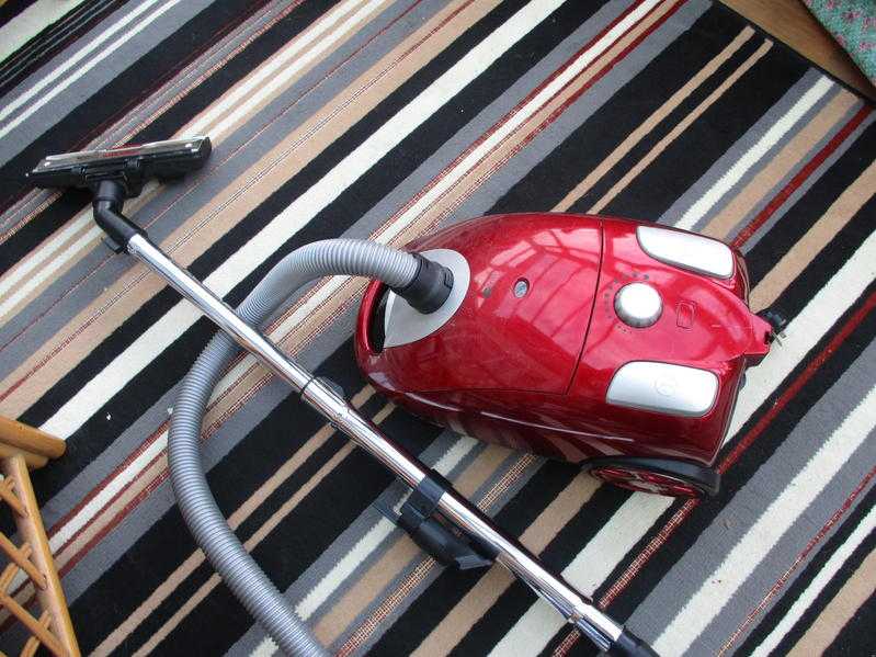 Small Colino Vacuum Cleaner