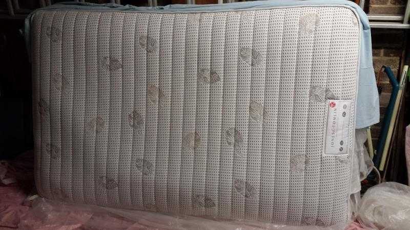 SMALL DOUBLE CLOUD 1000 MEMORY MATTRESS