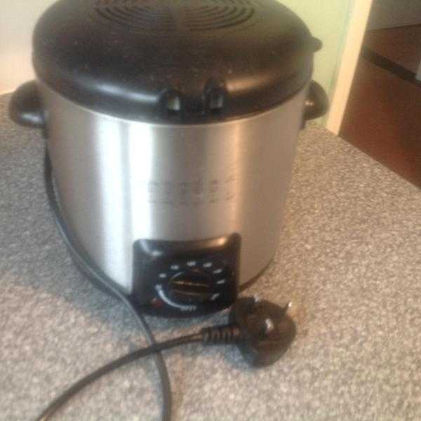 Small electric deep fat fryer