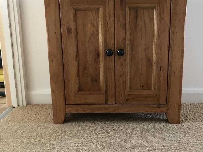 Small oak cupboard