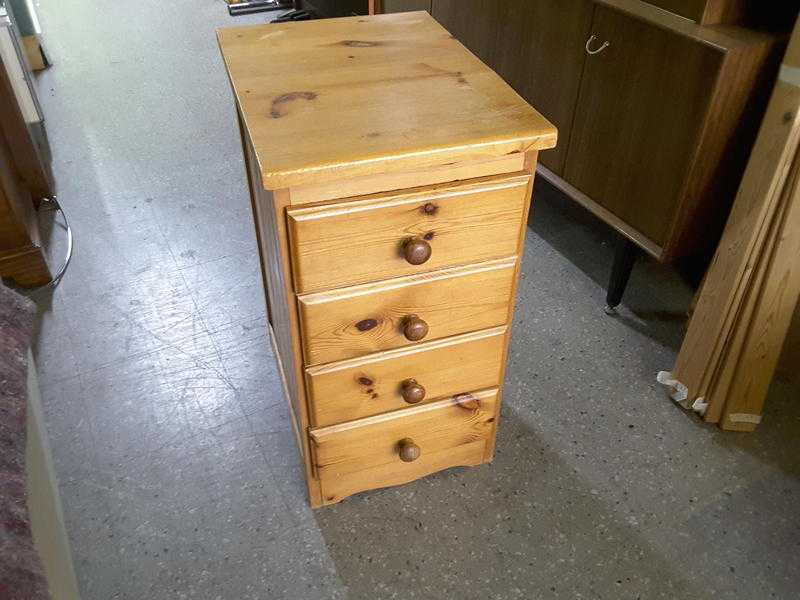 Small Pine Chest of Drawers  Large Bedside Table - Local Delivery 19