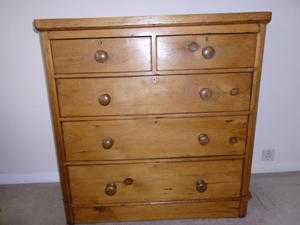 Small pine effect three drawer chest of drawers