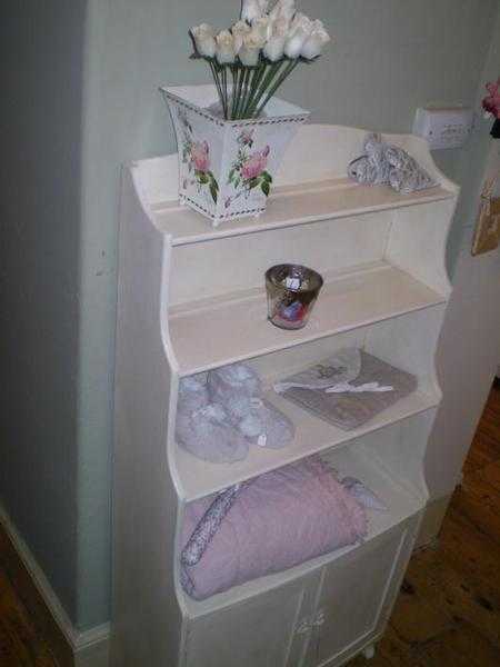 Small Shelving Unit