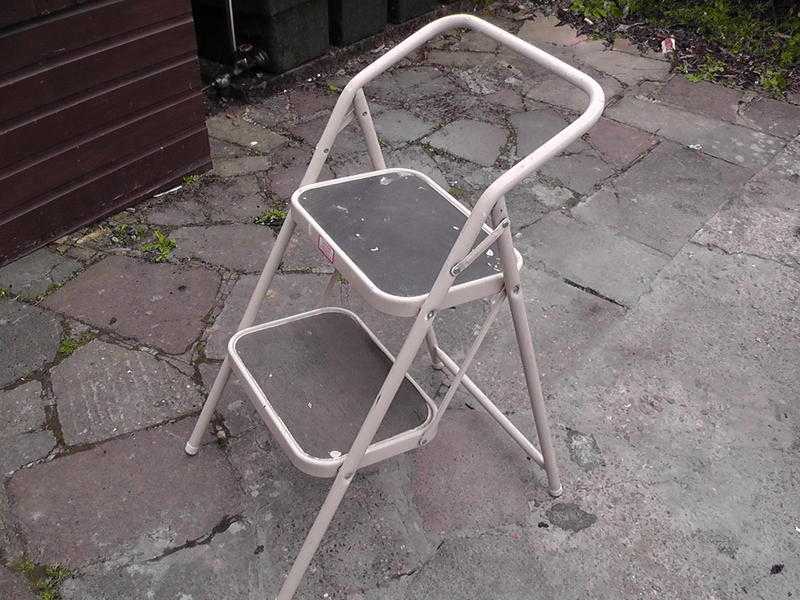 Small Step Ladder