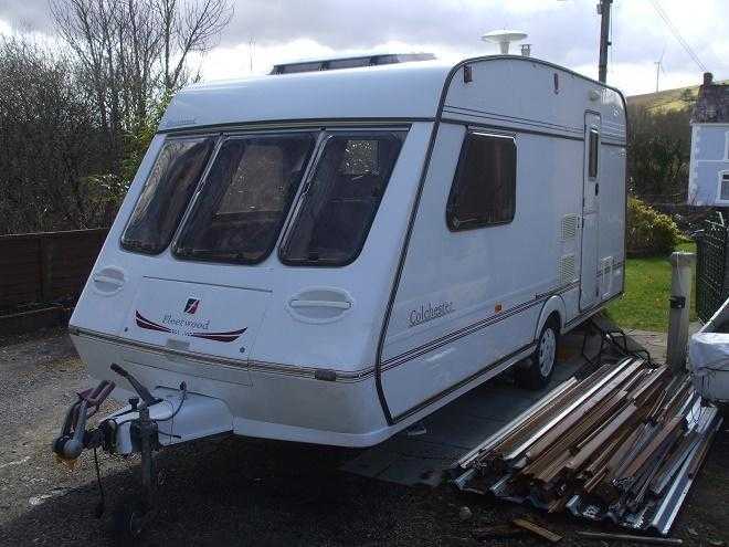 smart 2 berth caravan