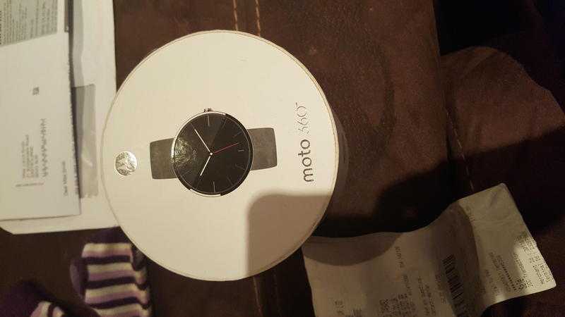 smart watch moto 360 in grey