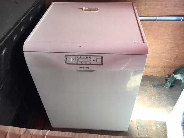 SMEG DFD613W Full-size Dishwasher NEW and unused RRP 399 - Selling for 140 ono BARGAIN