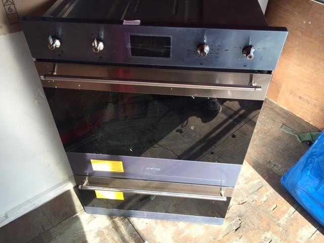 SMEG DOUBLE ELECTRIC OVEN (BUILT IN) MODEL NEW AND UNUSED