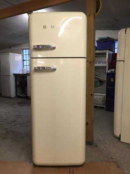 SMEG Fab30 Fridge Freezer - Cream RHH Excellent condition