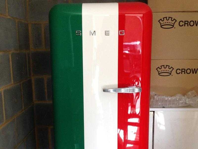 SMEG FRIDGE