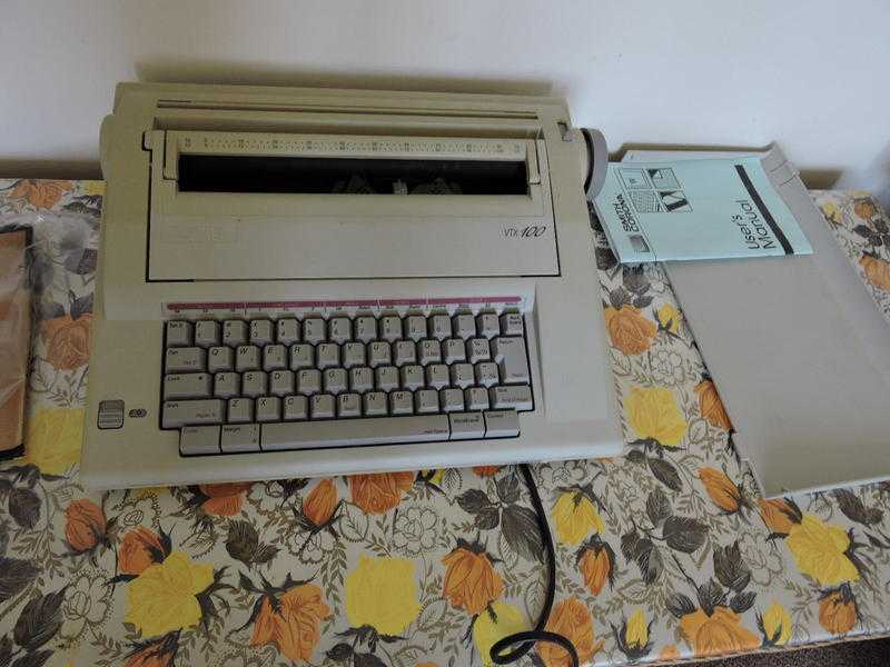 Smith-Corona-VTX-100-electric-typewriter