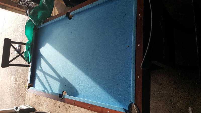 SNOOKER TABLE