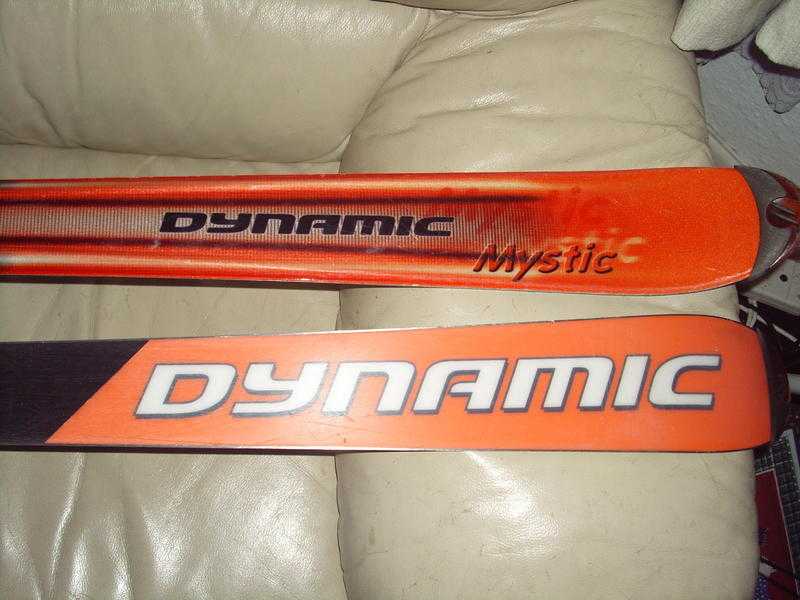 Snow Skis