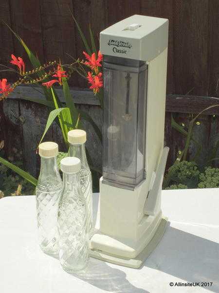 Soda Stream Classic with 3 bottles and gas - carbonated drinks maker excellent condition amp working