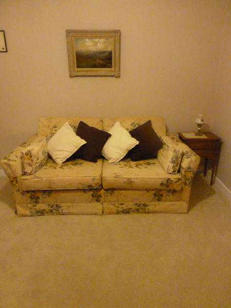 Sofa in excellent condition