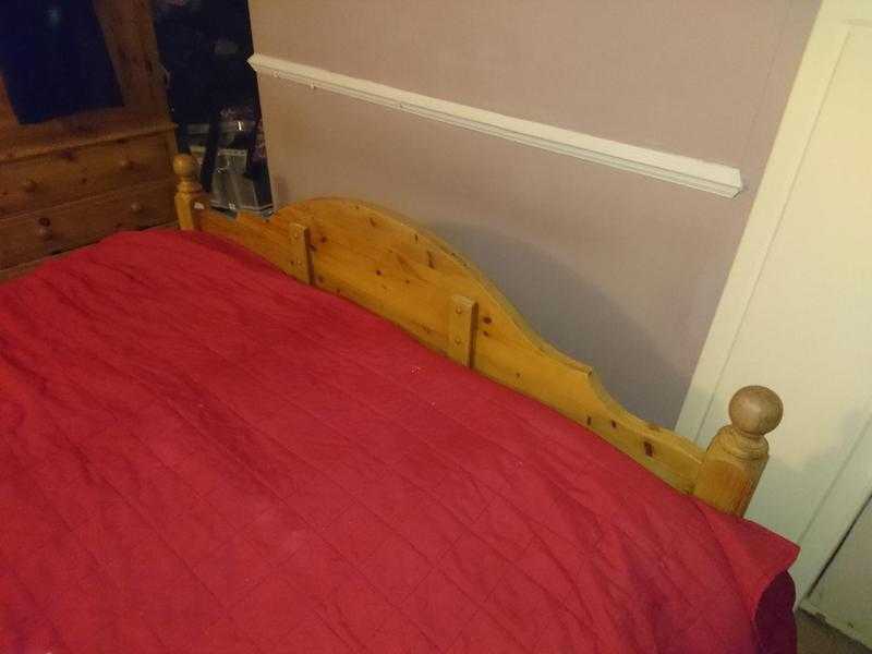 SOLID 6FT PINE BED