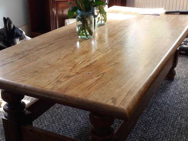 SOLID OAK COFFEE TABLE LARGE