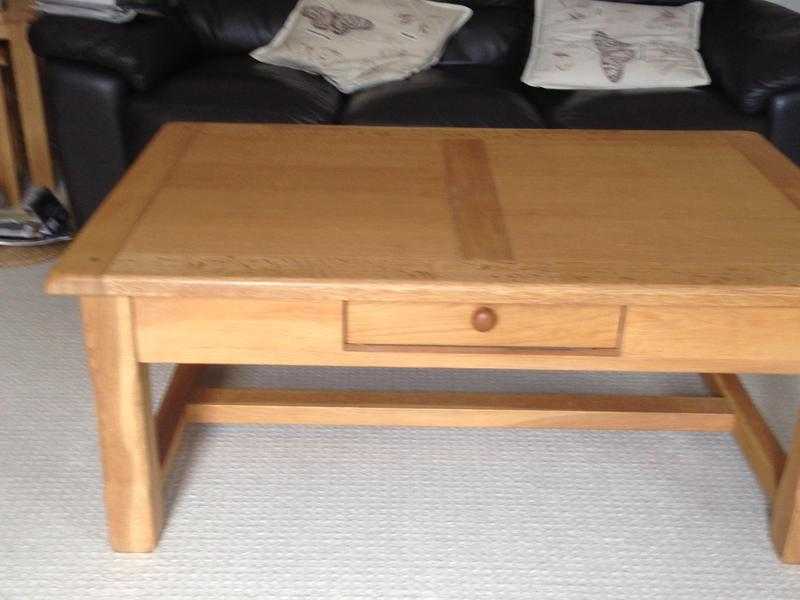 Solid oak tv cabinet and matching coffee table