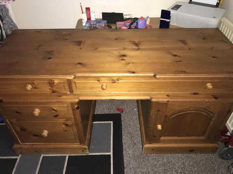 Solid pine computer desk