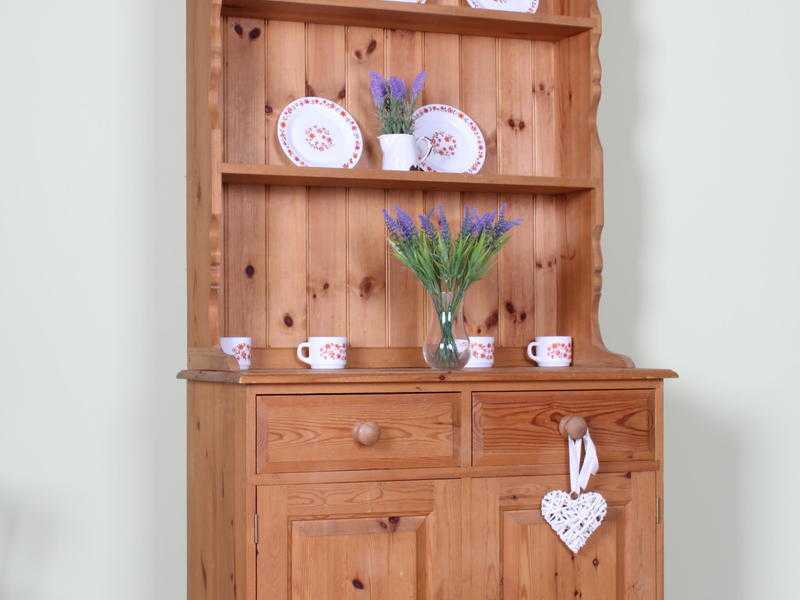 SOLID PINE  DRESSER 3FT QUALITY MADE LOTS OF STORAGE - CAN COURIER