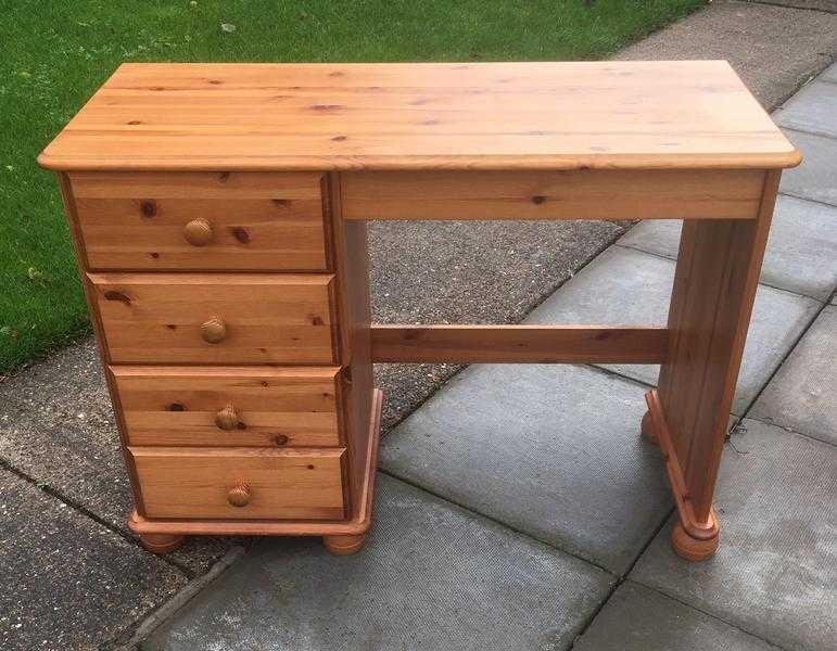SOLID PINE DRESSING TABLE