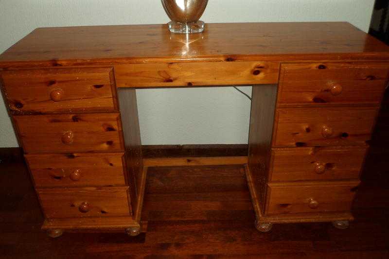 Solid Pine Dressing Table amp matching Chest of Drawers