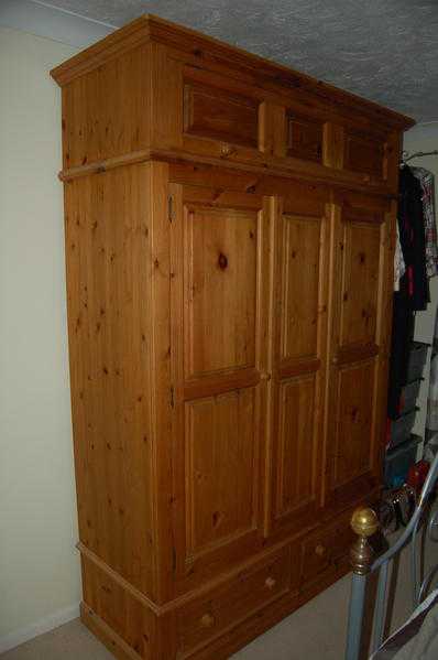 SOLID PINE UNWAXED BEDROOM FURNITURE SET