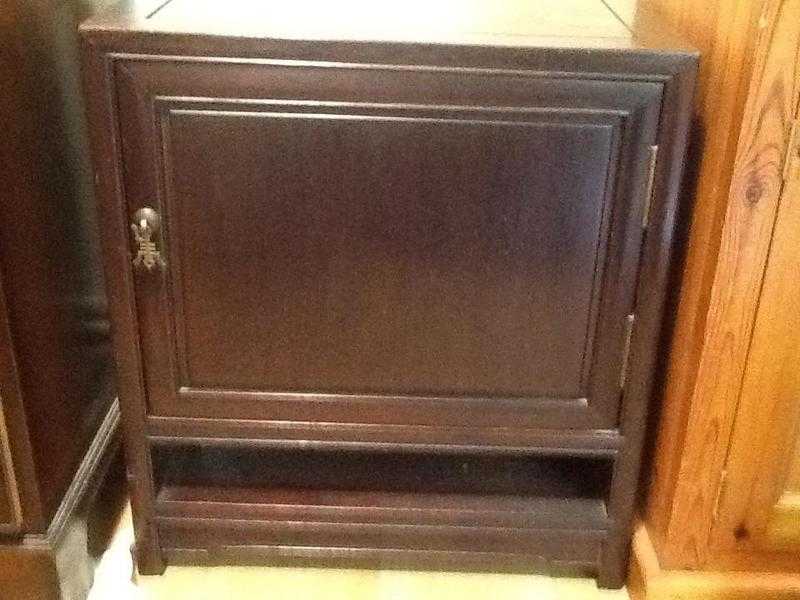 Solid ROSEWOOD cabinet.