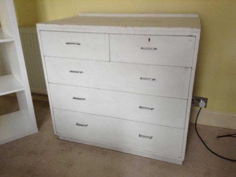 Solid wood chest of drawers