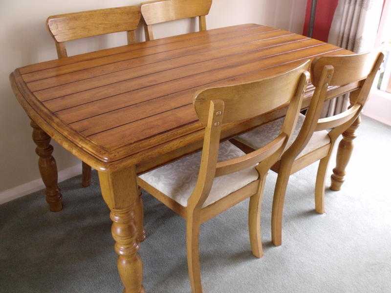 SOLID WOOD DINING TABLE amp 4 CHAIRS