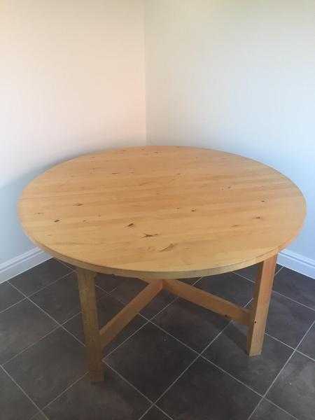 Solid wood extendable dining table and 4 chairs