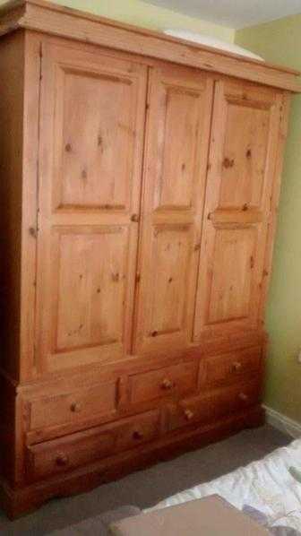 Solid wood triple wardrobe