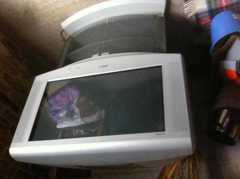 Sony 32 inch Trinitron with matching stand