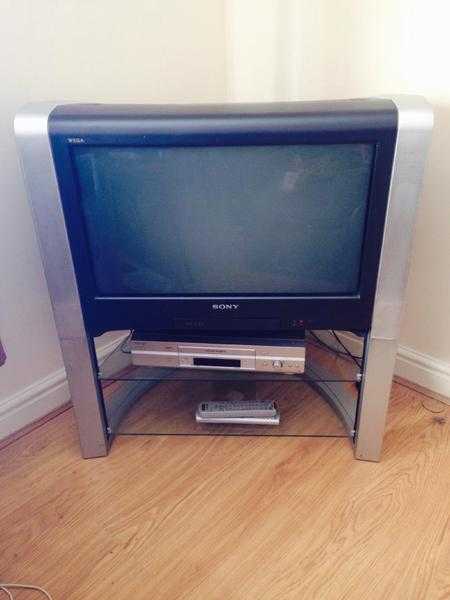 Sony 32quot Wega TV with Stand