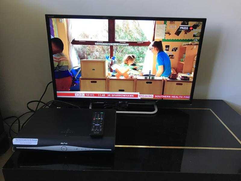 Sony Bravia 32 inches LCD colour TV