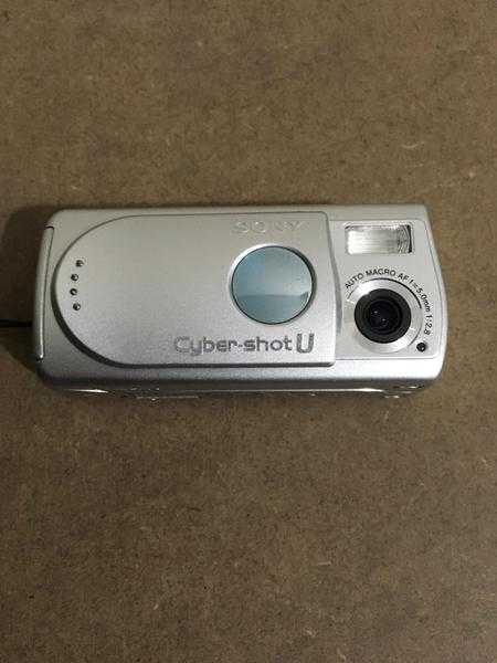 Sony DSCU30S Cyber-shot 2MP Digital Camera.
