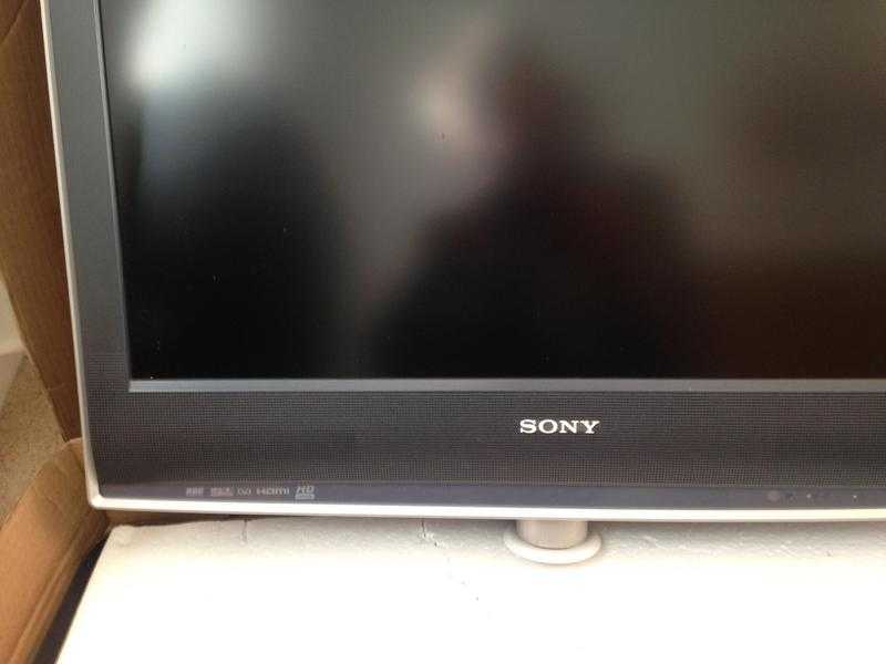 Sony flatscreen HD ready 26 inch tv with glass stand