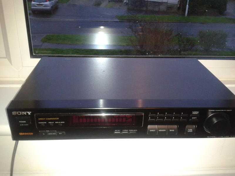 SONY FMAM Stereo Tuner ST-S311 with aerial