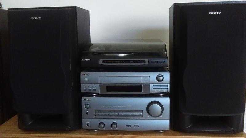 SONY STEREO TURNTABLE, CD PLAYER, AMPLIFIER AND SPEAKERS