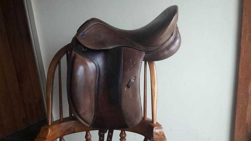 Southern star dressage saddle
