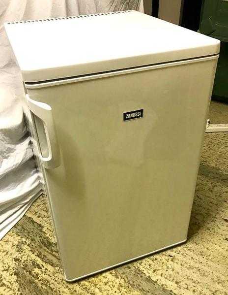 Spacious Zanussi larder fridge in excellent condition