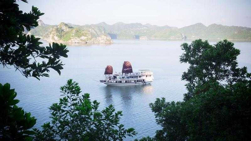 SPECIAL PROMOTION FOR SUMMER VACATION. SWAN CRUISE  3 STARS  2 DAYS 1 NIGHT.